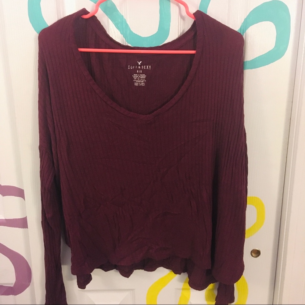 American Eagle maroon top
